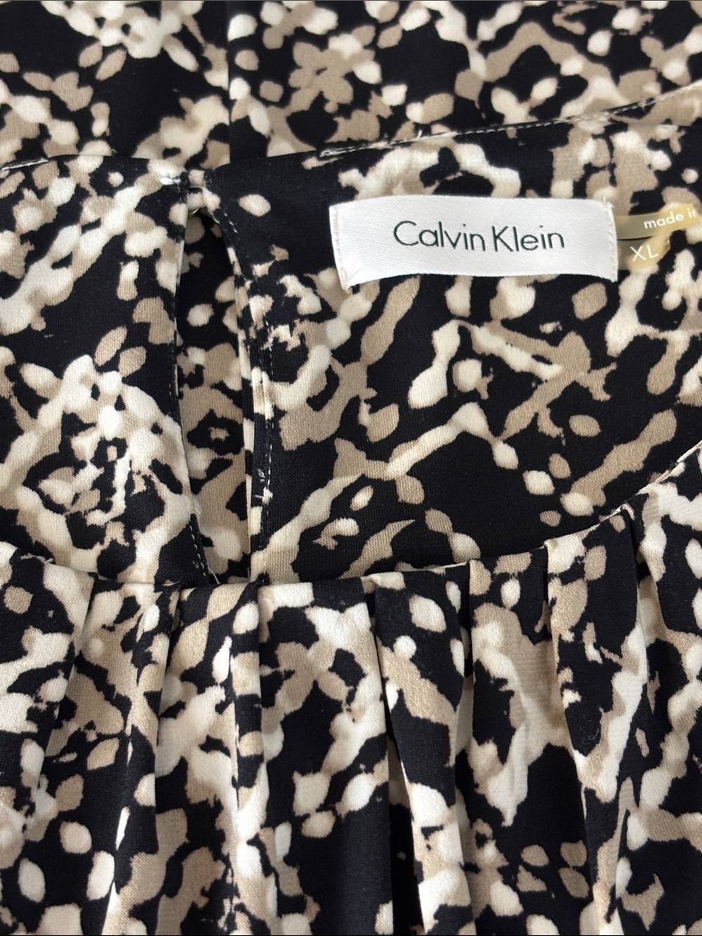 Calvin Klein Sleeveless Shell Blouse Print Black and Cream - Picture 5 of 7